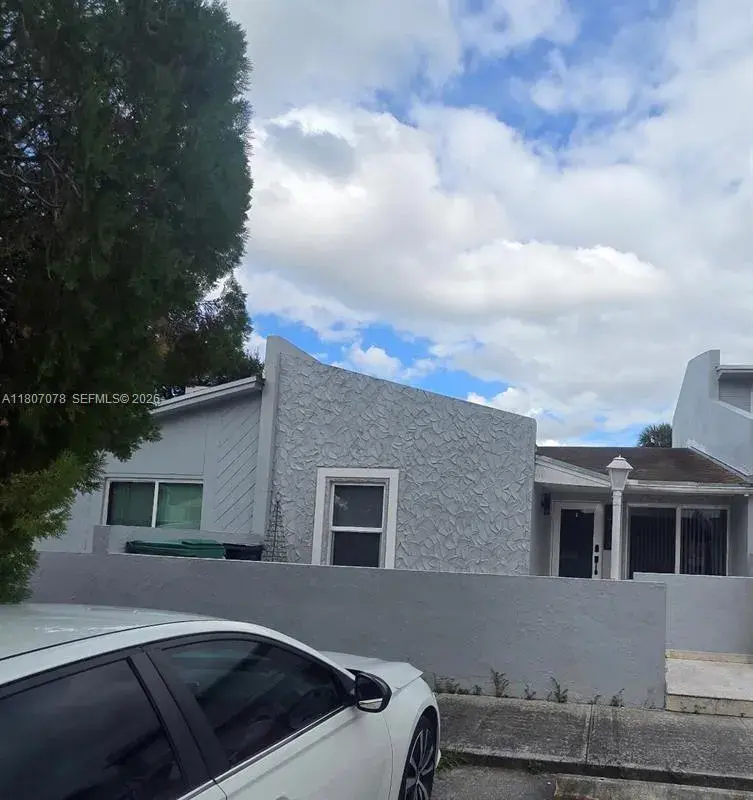 19423 NW 53rd Pl, Miami Gardens FL 33055