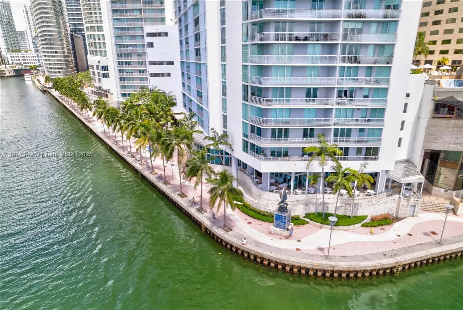 335 S Biscayne Blvd # 1006, Miami FL 33131 photo 4