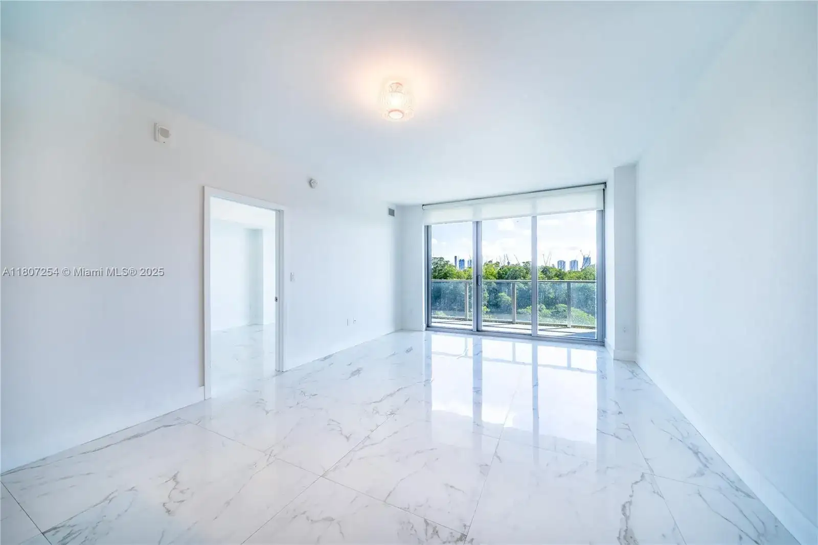 16385 Biscayne Blvd # 417, North Miami Beach FL 33160 photo 4