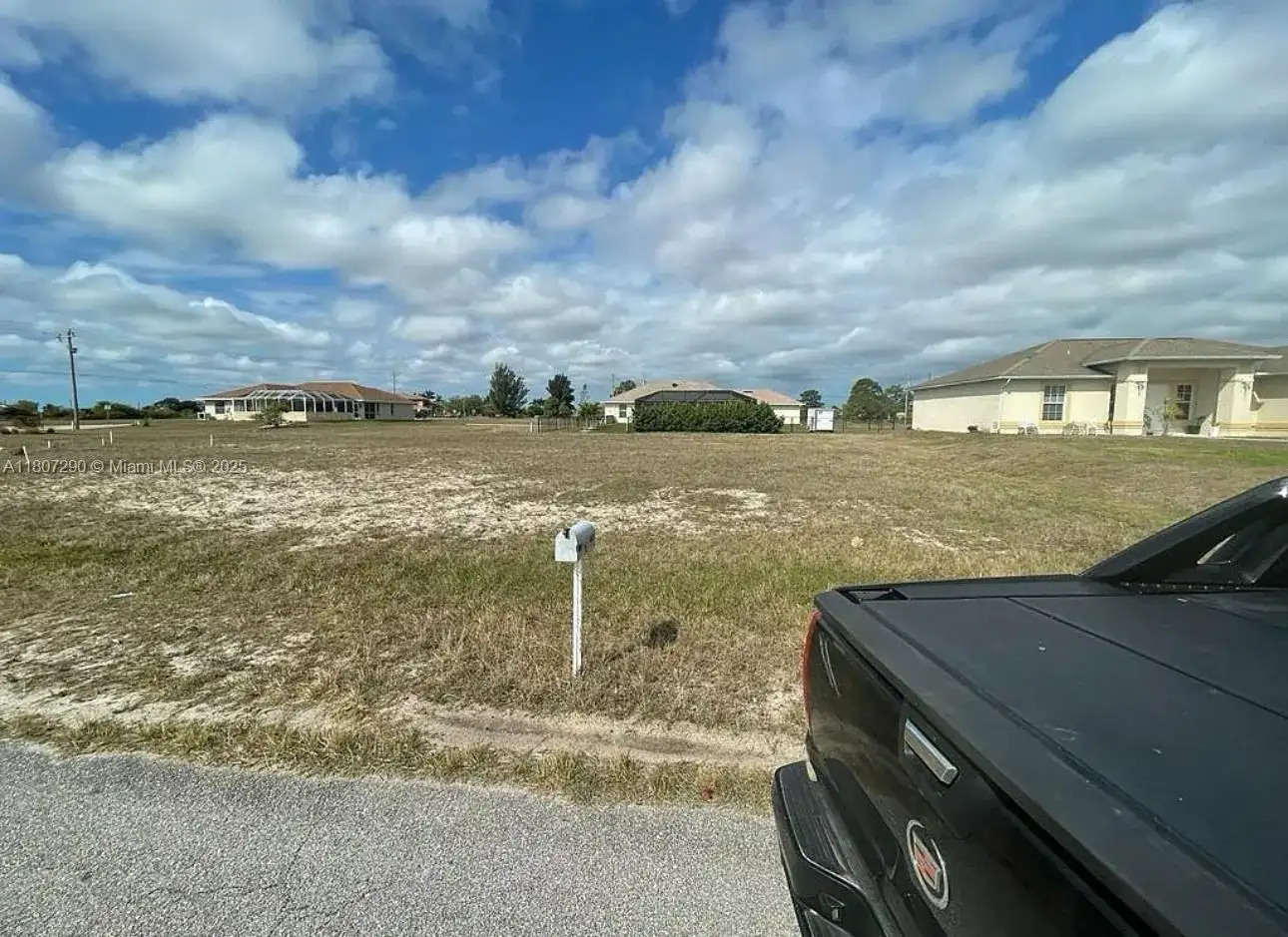 1608 NW 8th PL, Cape Coral FL 33993 photo 3