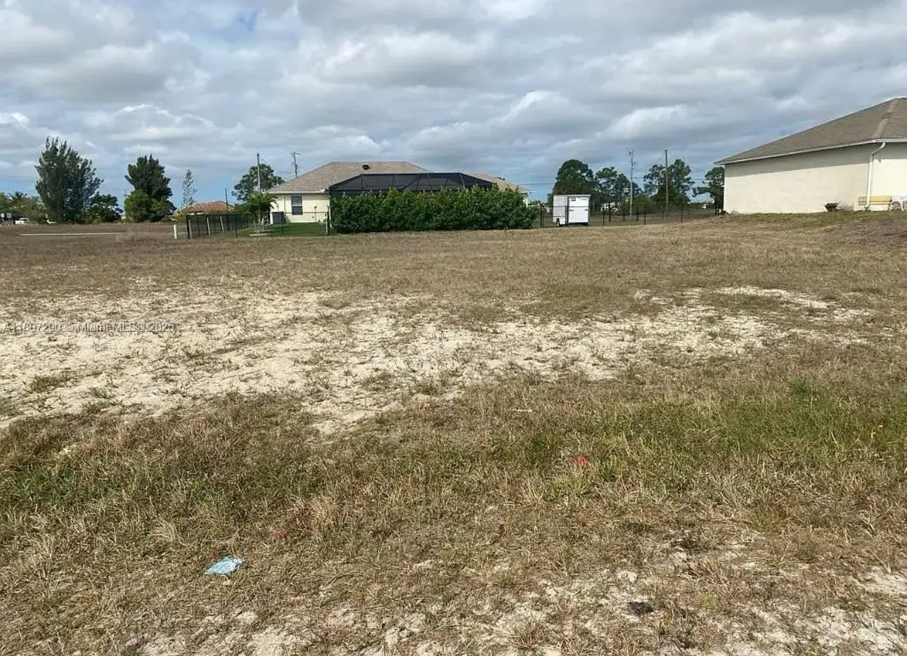 1608 NW 8th PL, Cape Coral FL 33993 photo 4