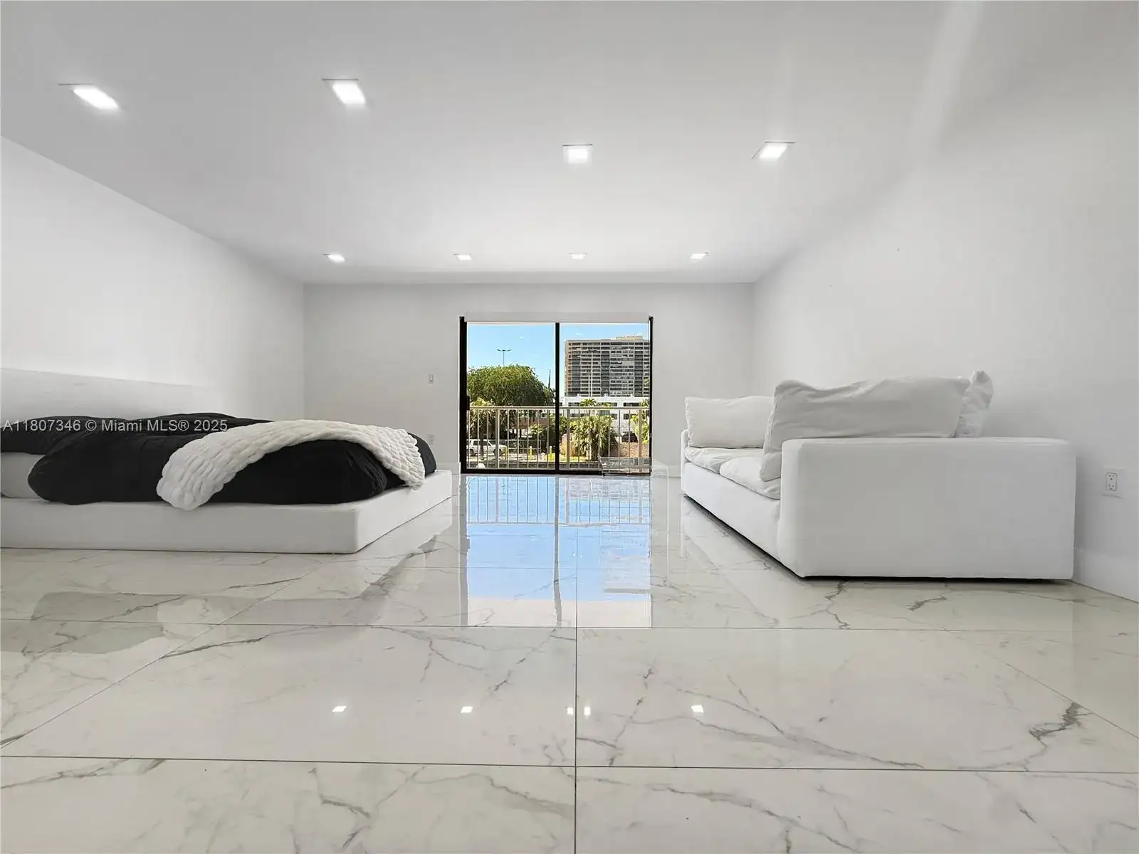 1650 NE 115th St # 207, Miami FL 33181 photo 3