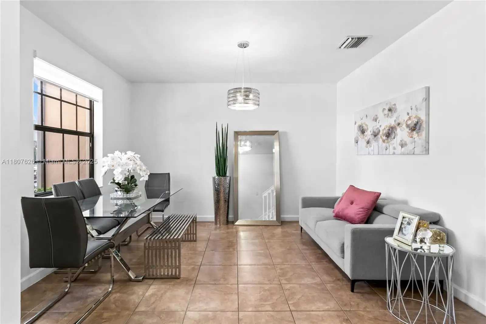 3508 W 88th Ter, Hialeah FL 33018 photo 2