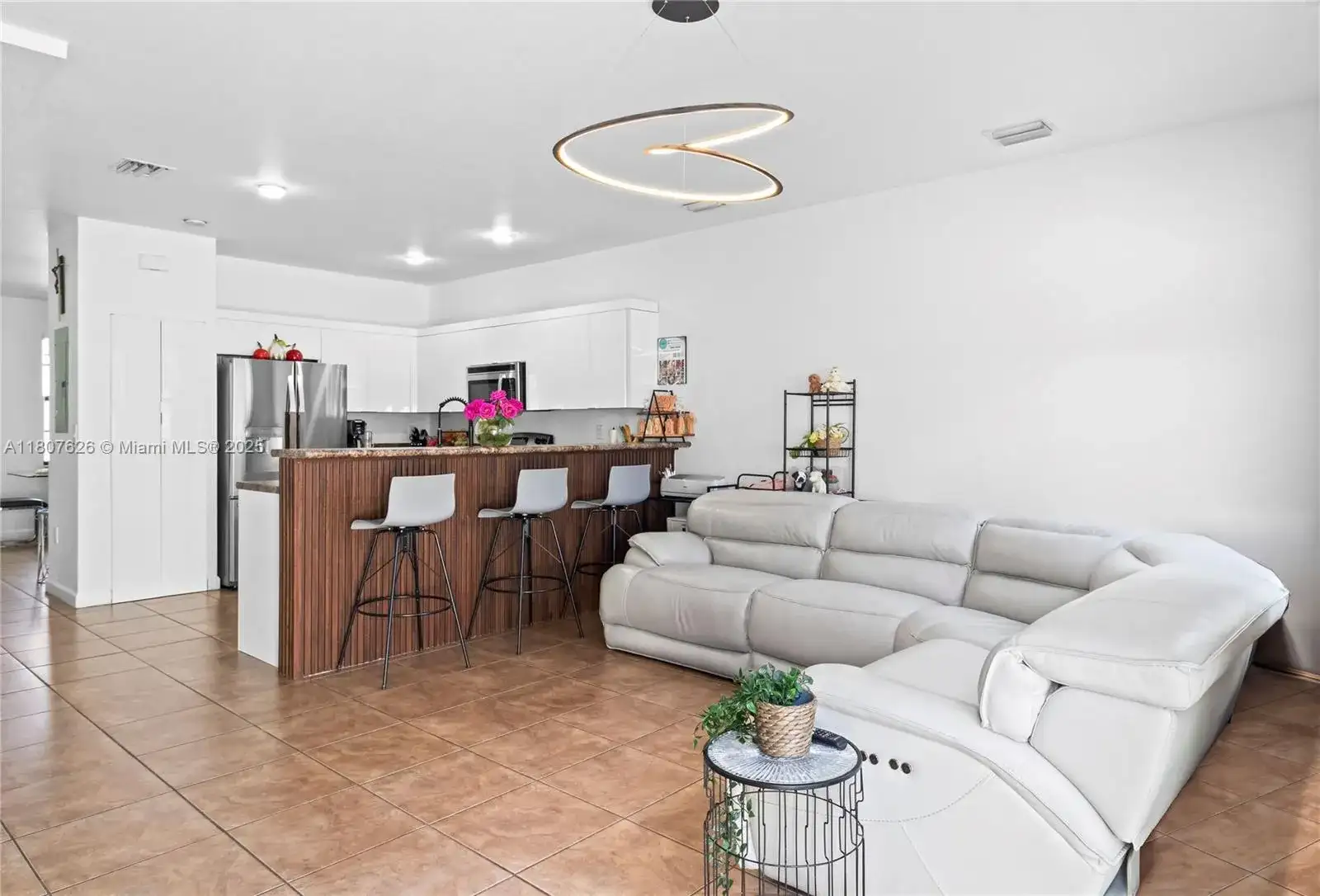 3508 W 88th Ter, Hialeah FL 33018 photo 5