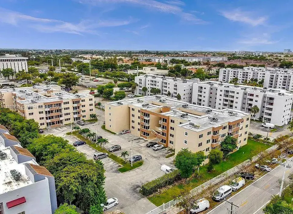 8050 NW 8th St # 1105, Miami FL 33126