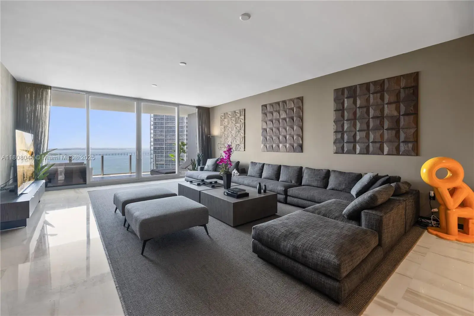 300 Biscayne Blvd Way # 3104, Miami FL 33131