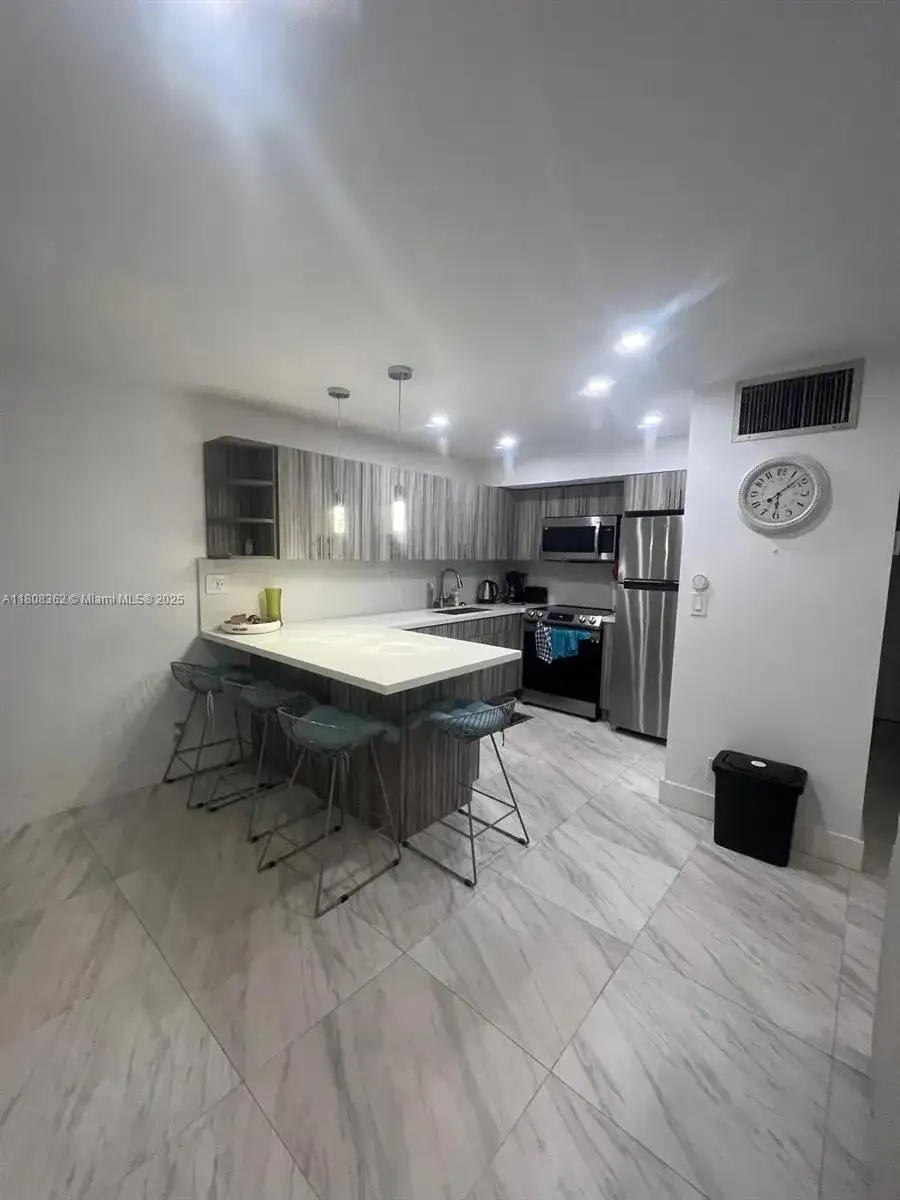 2145 Pierce St # 422, Hollywood FL 33020 photo 3