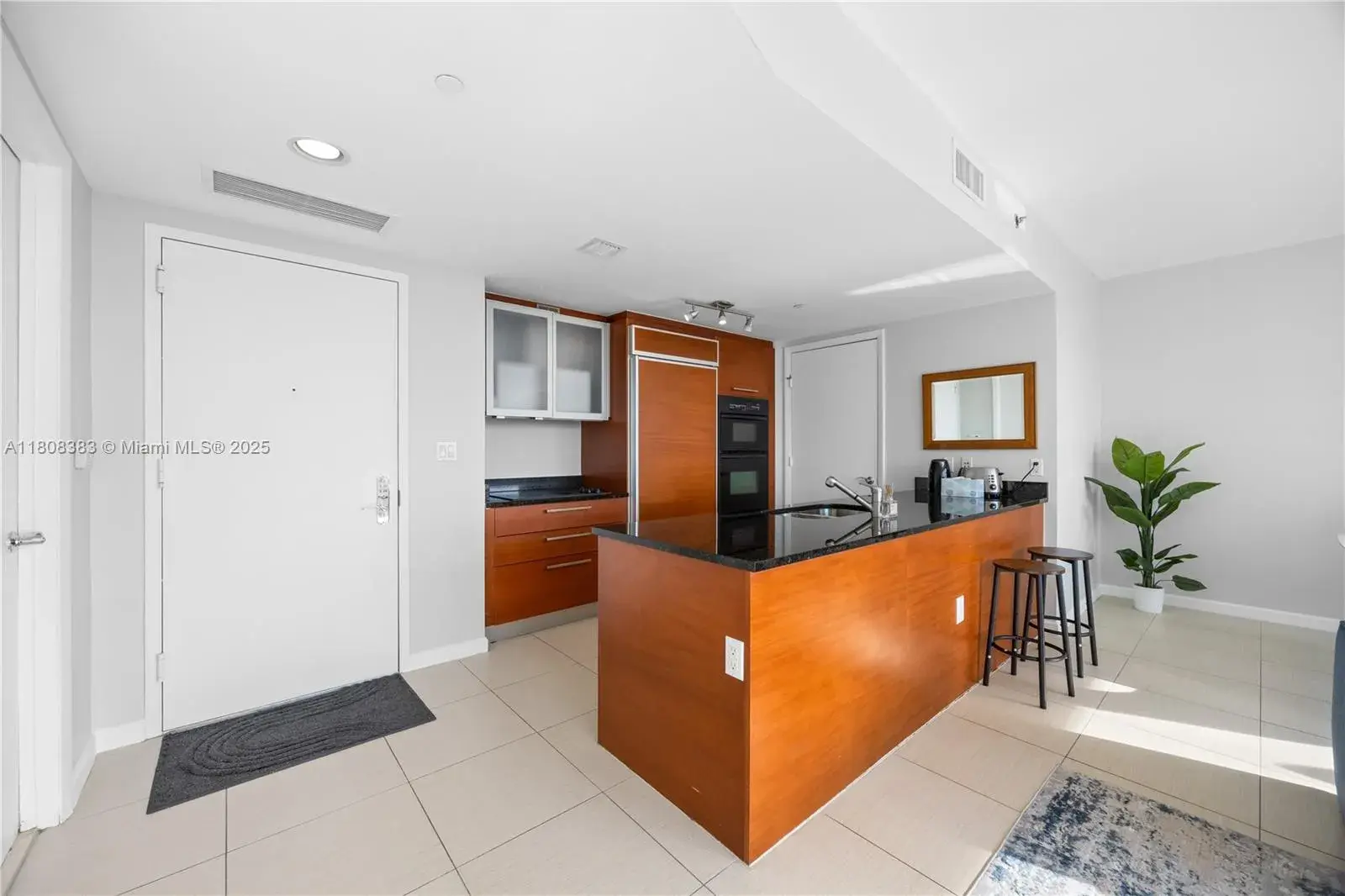 1830 S Ocean Dr # 1807, Hallandale Beach FL 33009