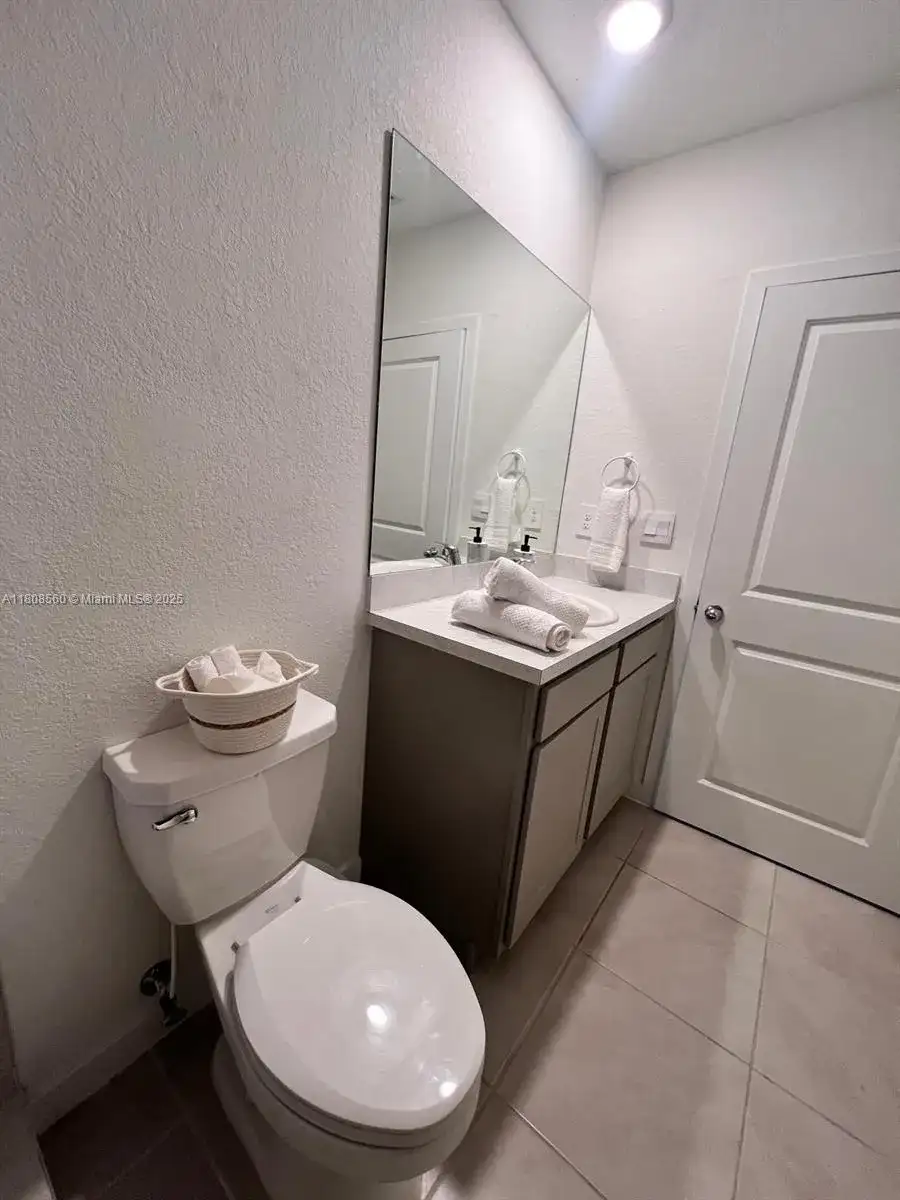 245 NE 3rd Ct, Florida City FL 33034 photo 3
