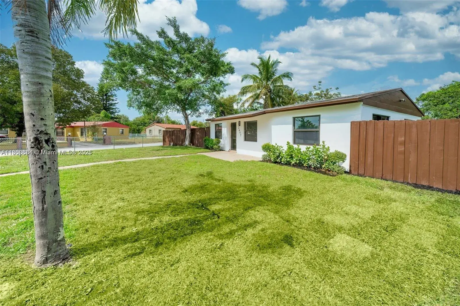 2447 Fletcher St, Hollywood FL 33020