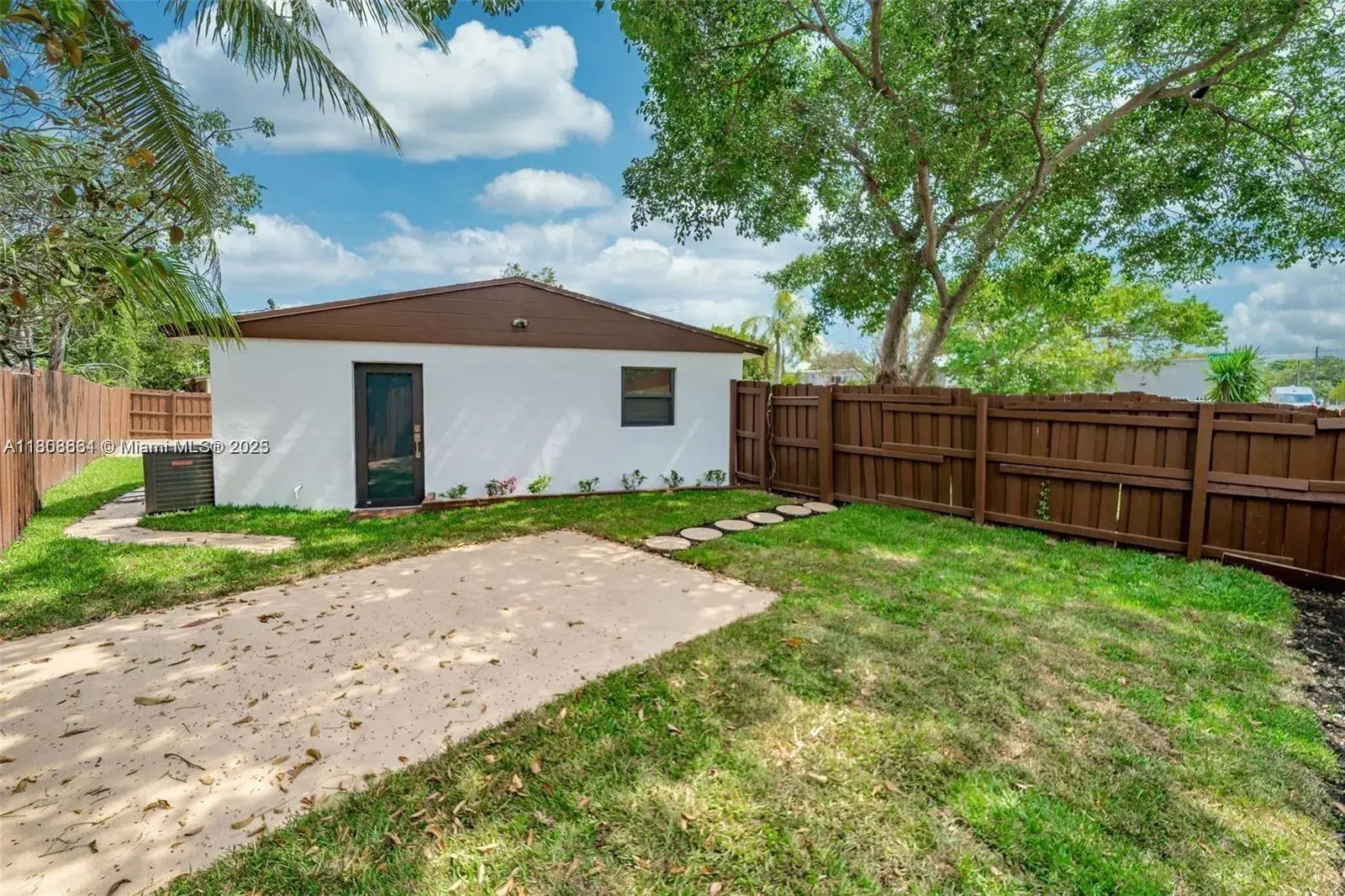 2447 Fletcher St, Hollywood FL 33020
