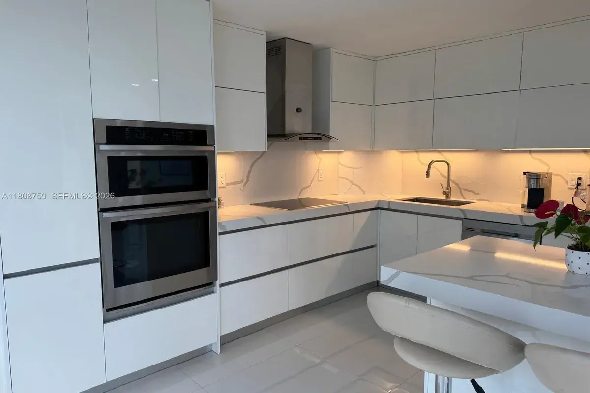 6423 Collins Ave # 1001, Miami Beach FL 33141