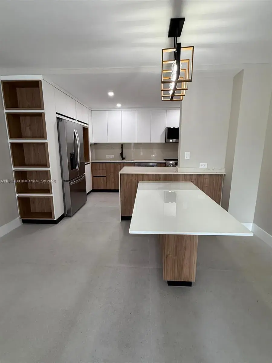 6801 Indian Creek Dr # 207, Miami Beach FL 33141