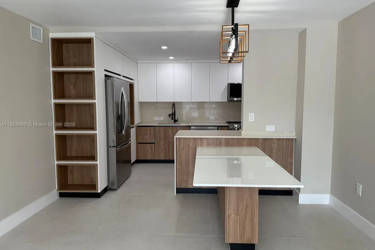 6801 Indian Creek Dr # 207, Miami Beach FL 33141