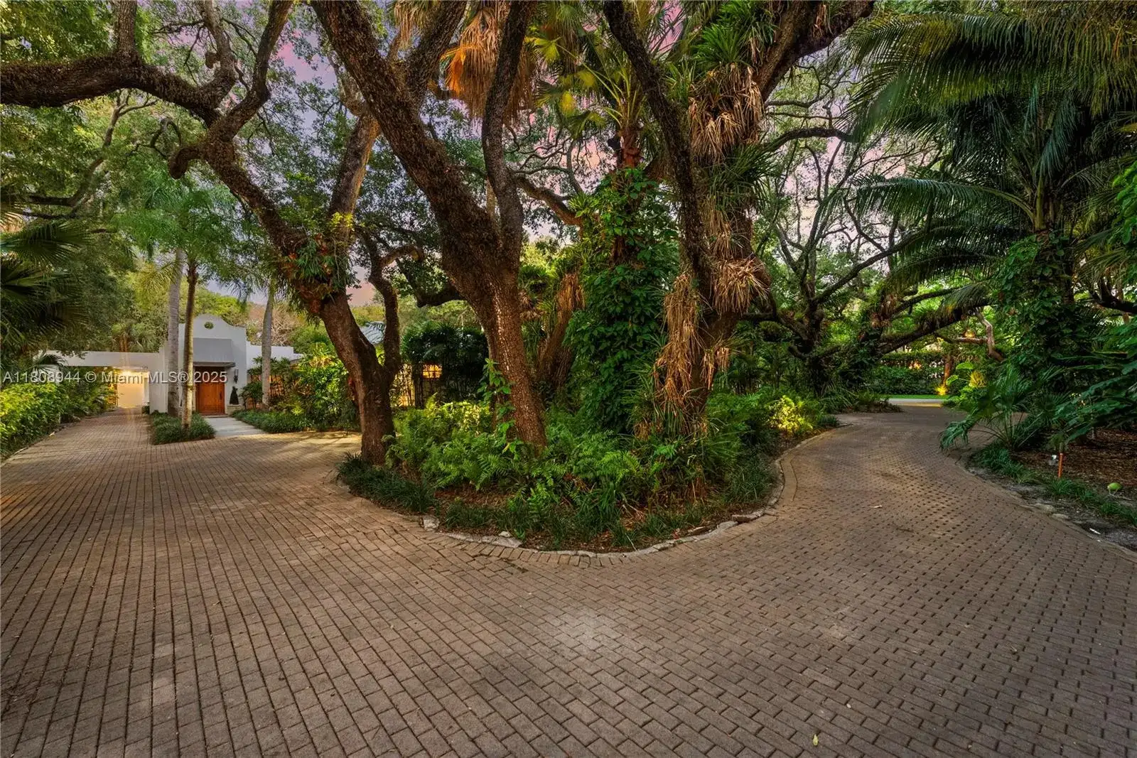 5465 Banyan Trl, Coral Gables FL 33156 photo 5