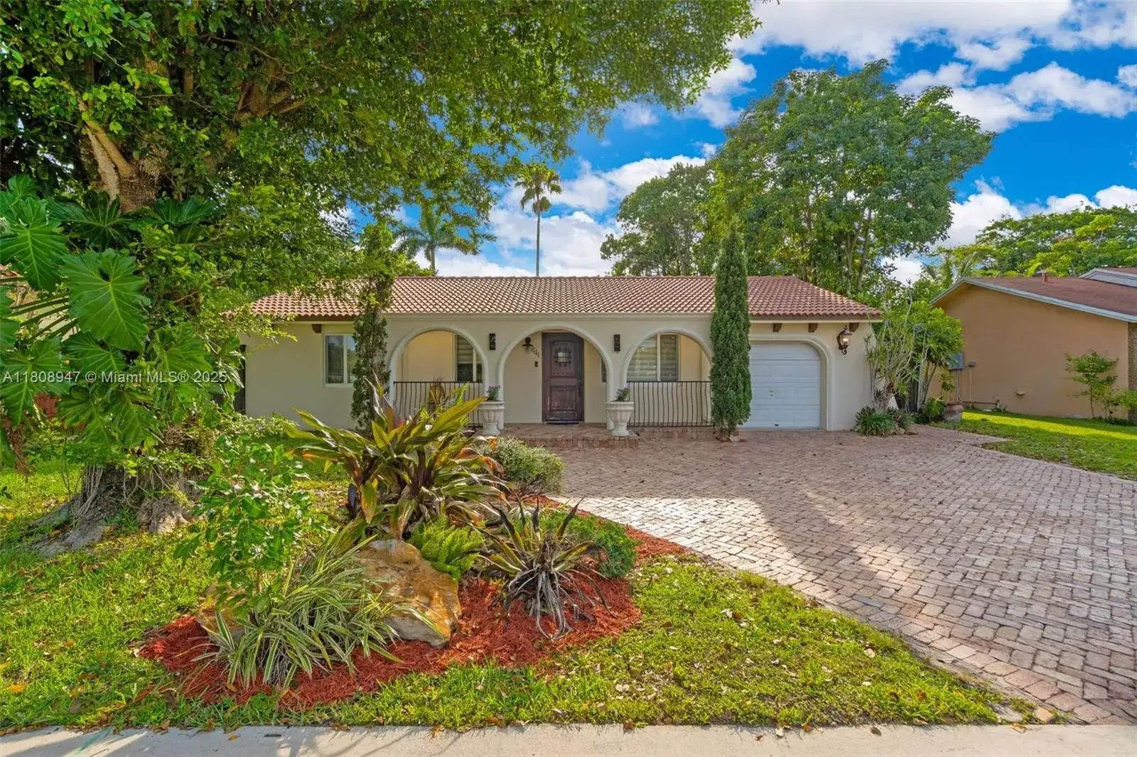 641 SW 50th Ave, Margate FL 33068 photo 2