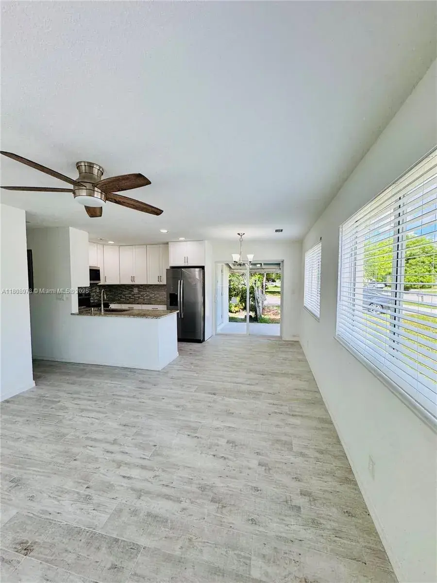 4341 NW 59th St, North Lauderdale FL 33319