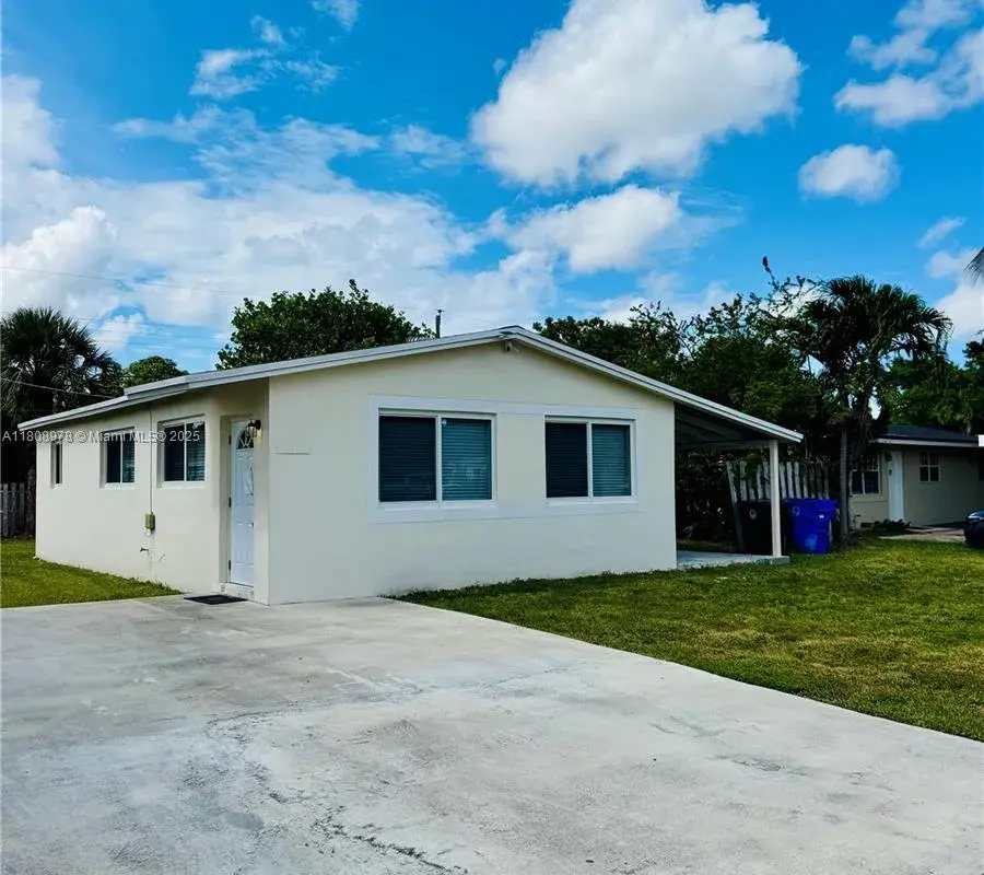 4341 NW 59th St, North Lauderdale FL 33319