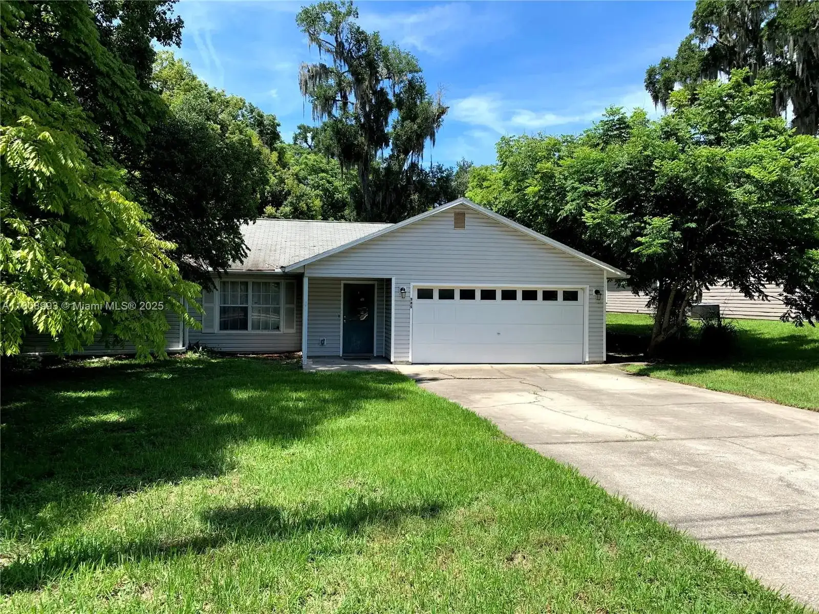 325 E Plymouth, Deland FL 32724