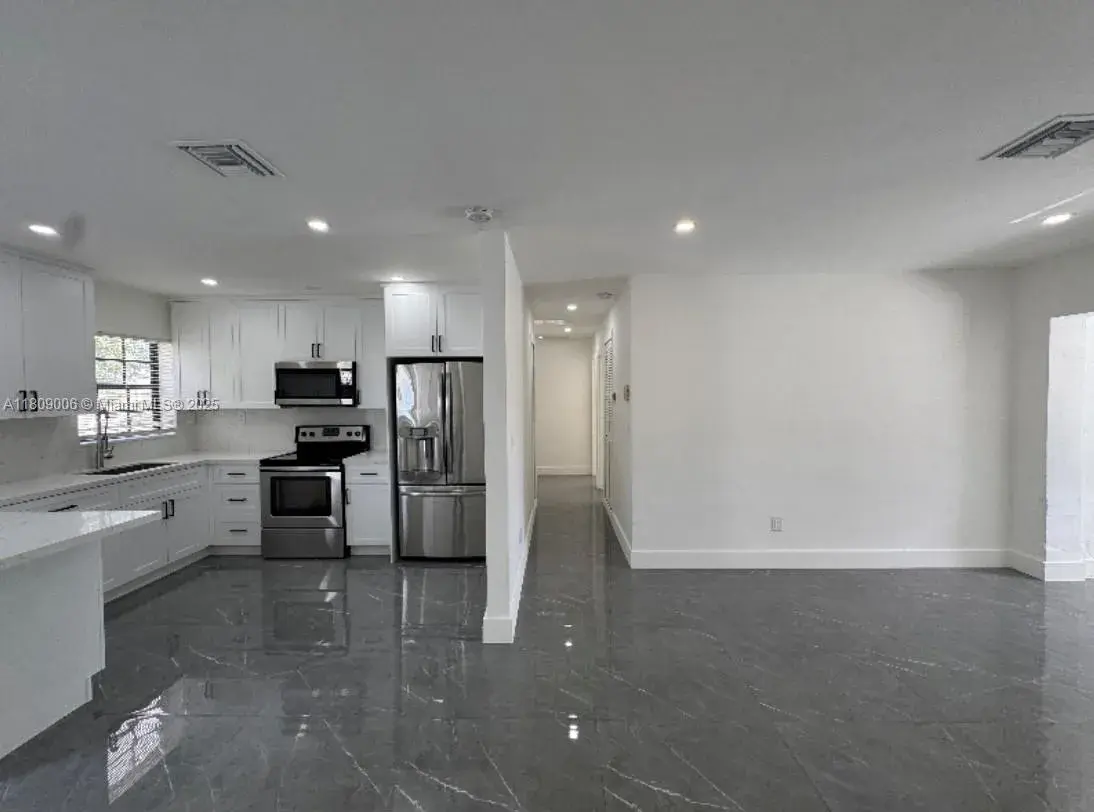 12455 SW 187th Ter, Miami FL 33177 photo 2