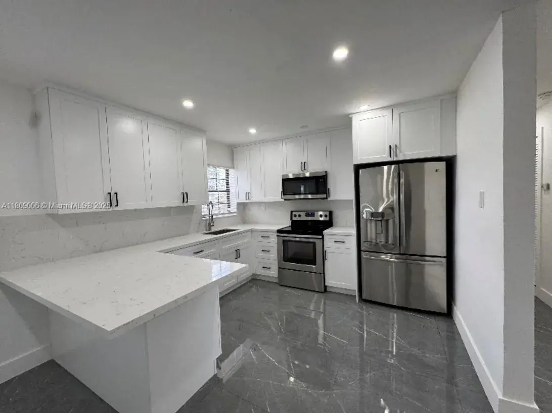 12455 SW 187th Ter, Miami FL 33177 photo 4