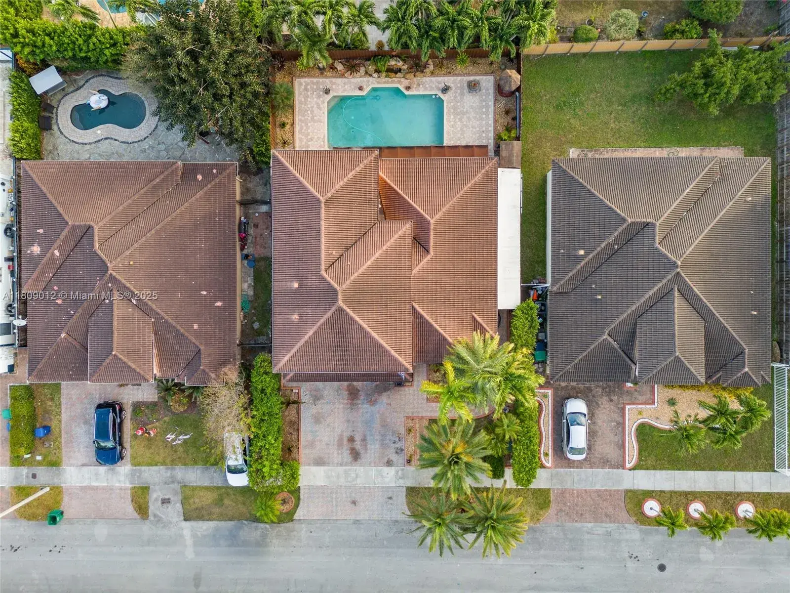 16526 SW 51st Ter, Miami FL 33185