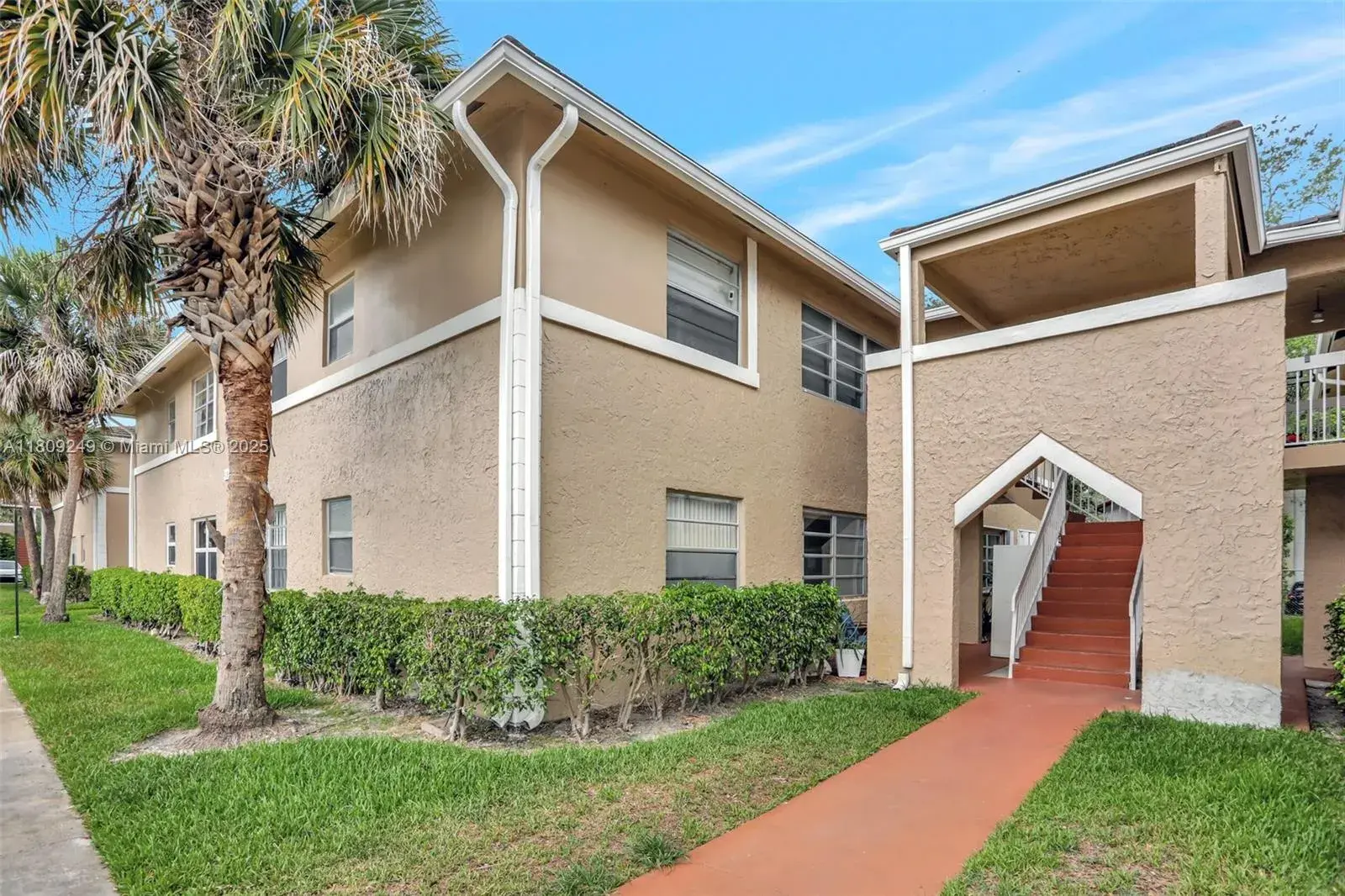 826 Twin Lakes Dr # D, Coral Springs FL 33071
