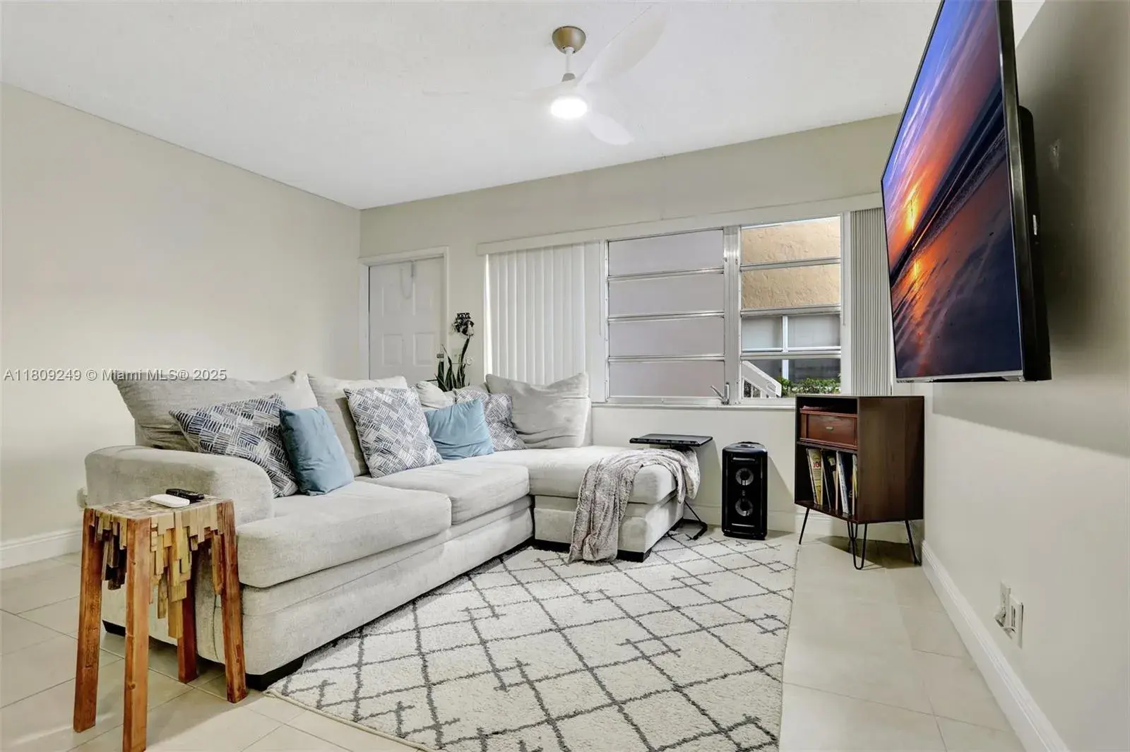 826 Twin Lakes Dr # D, Coral Springs FL 33071