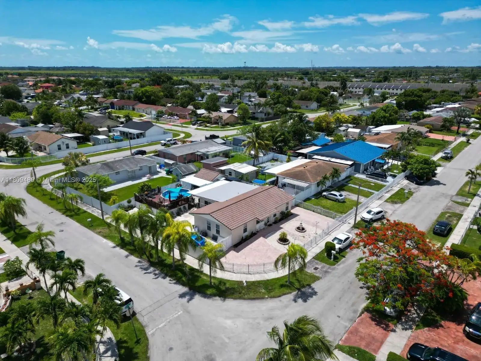 25305 SW 124 CT, Homestead FL 33032 photo 2