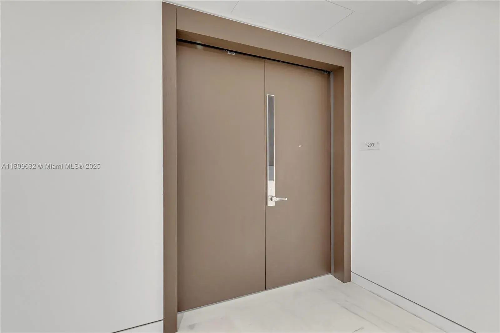 300 Biscayne Blvd Way # 4203, Miami FL 33131