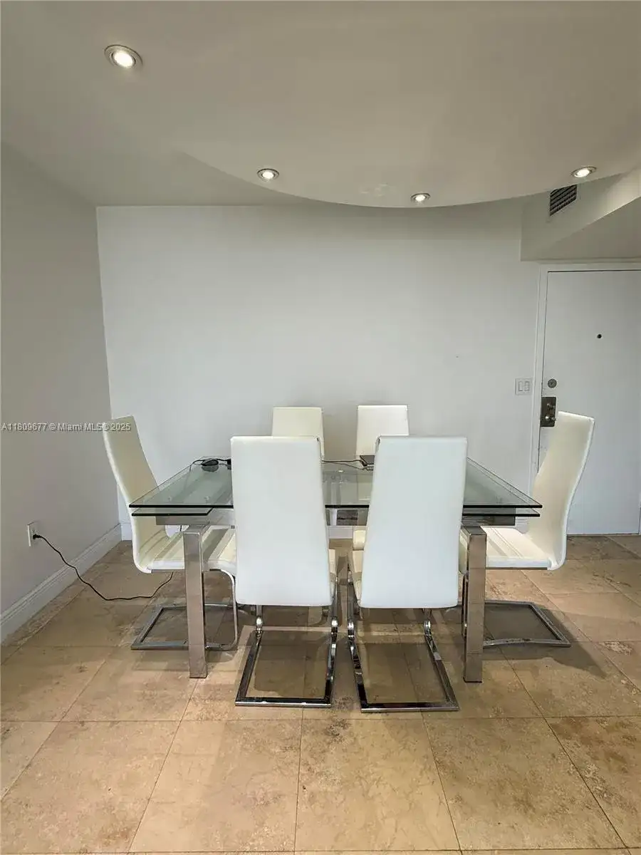 3375 N Country Club Dr # 1004, Aventura FL 33180 photo 4
