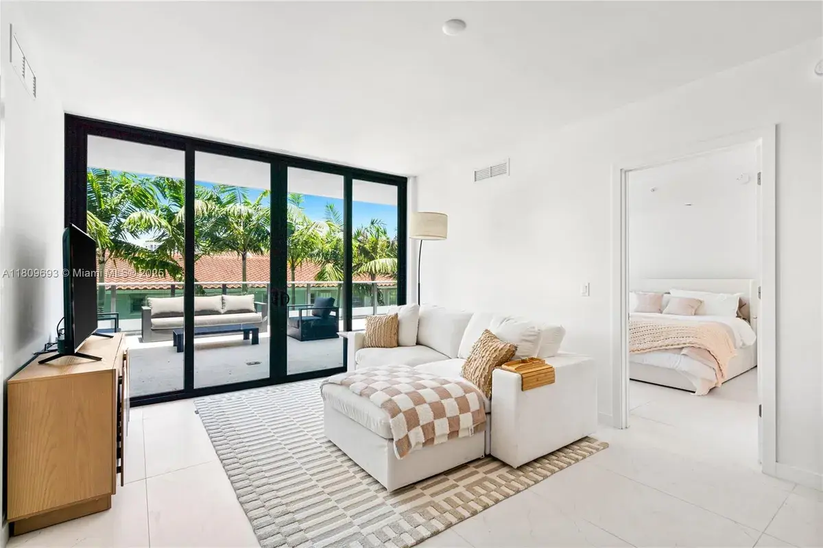 9901 W Bay Harbor Dr # 305, Bal Harbour FL 33154
