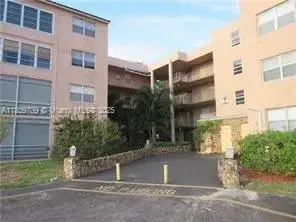 2861 Somerset Dr # 107, Lauderdale Lakes FL 33311