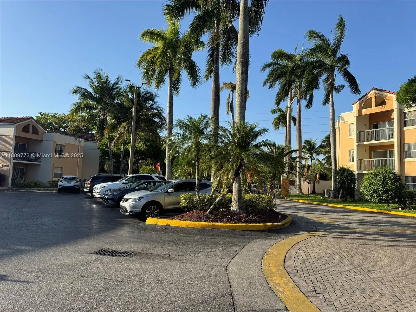 6276 NW 186th St # 305, Hialeah FL 33015 photo 2