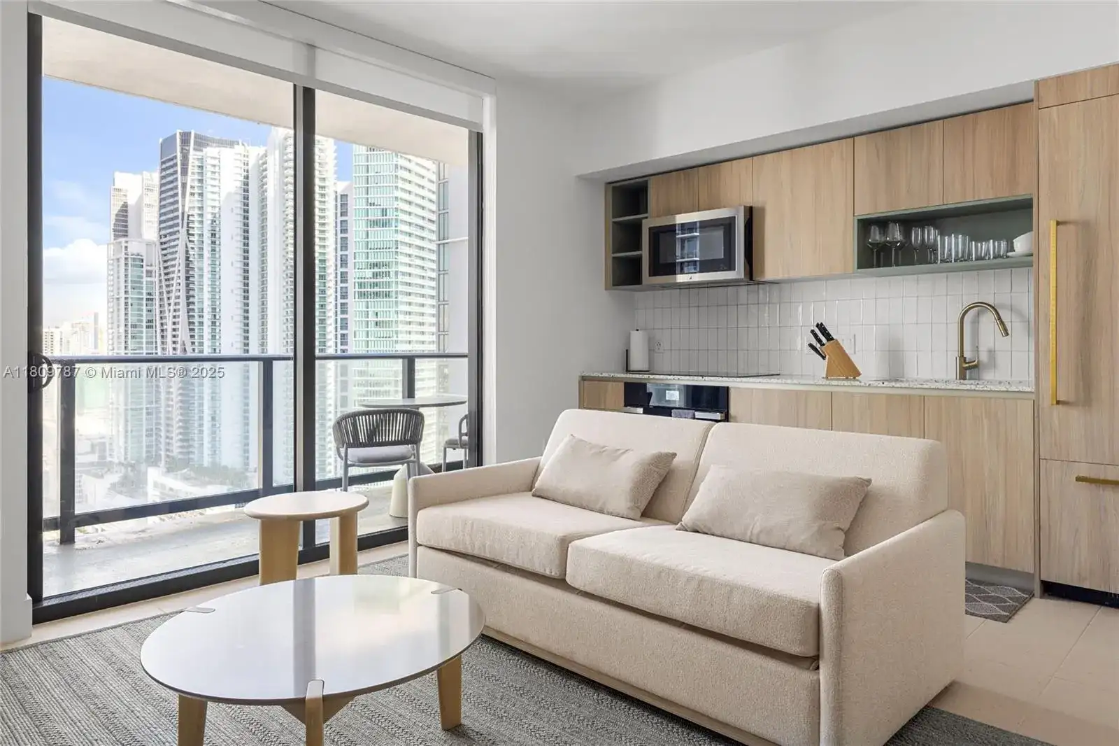 159 NE 6th St # 2901, Miami FL 33132 photo 3