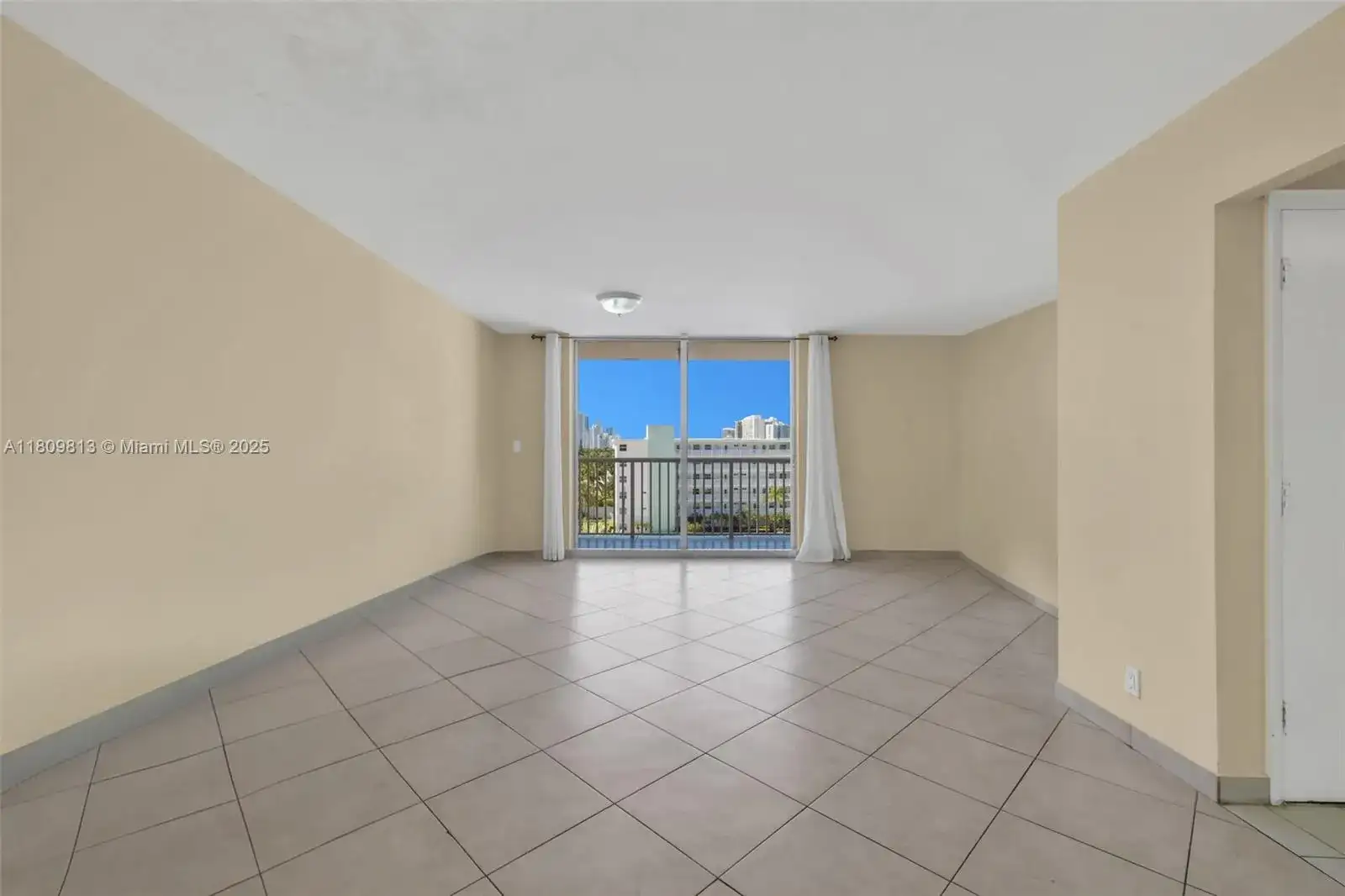 3161 S OCEAN DR # 607, Hallandale Beach FL 33009 photo 4