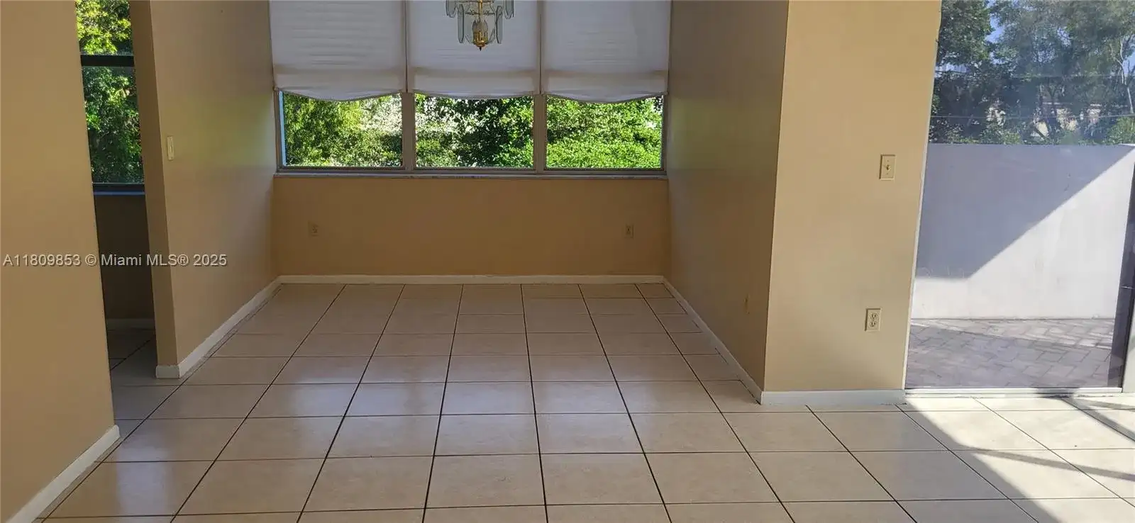 1300 NE Miami Gardens Dr # 407E, Miami FL 33179 photo 2