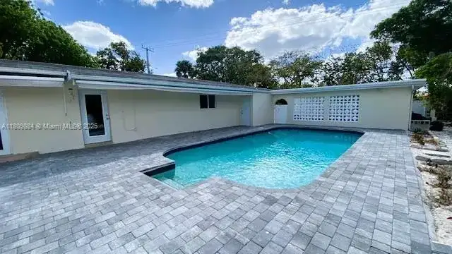 5881 SW 15th St, Plantation FL 33317 photo 3