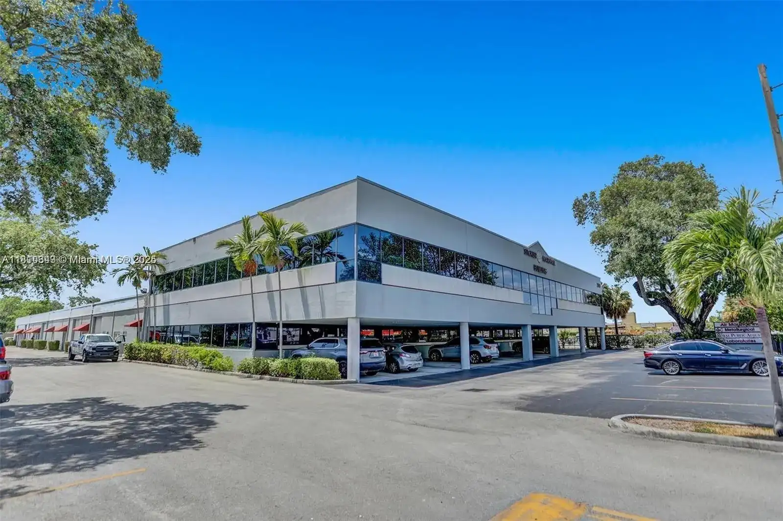2870 Stirling Rd, Hollywood FL 33020