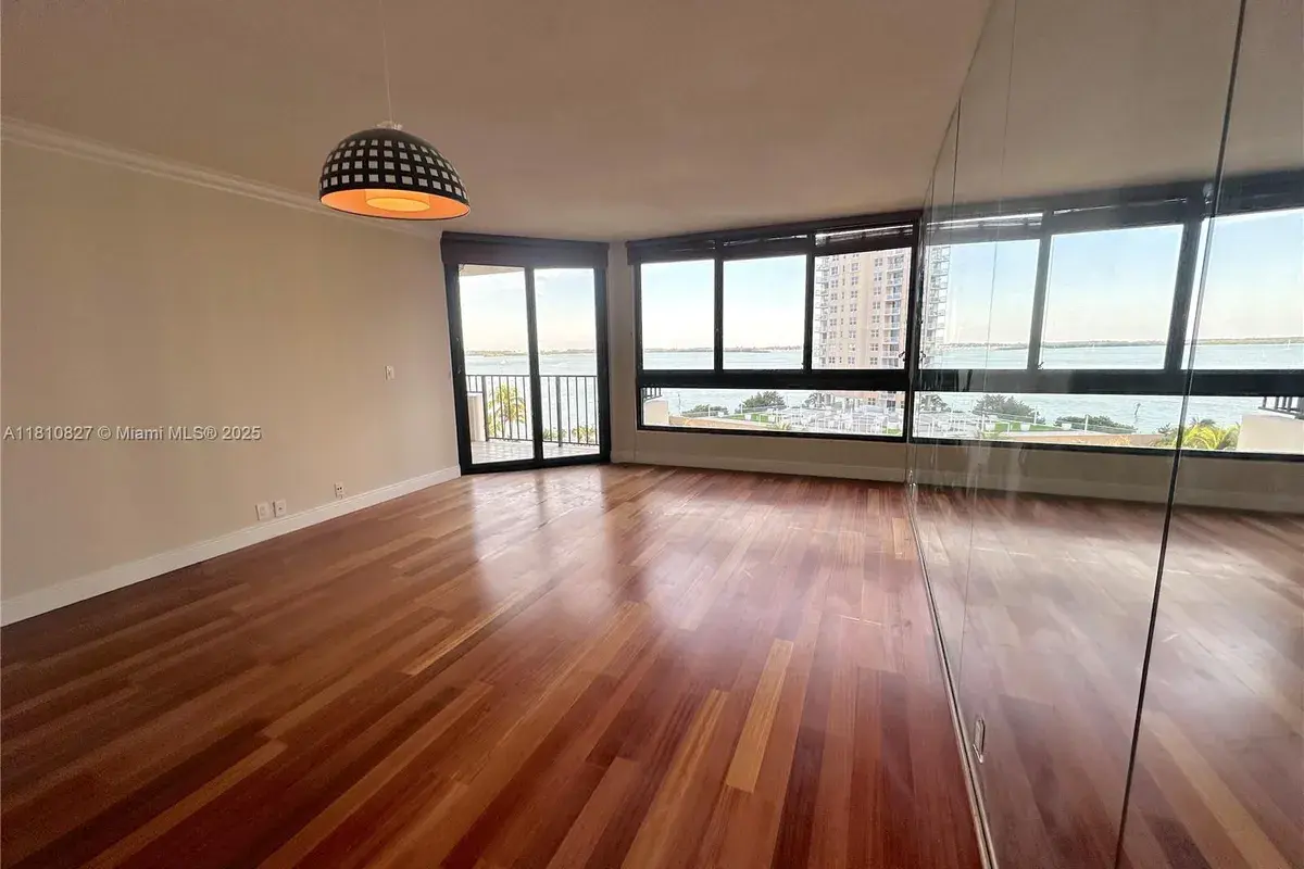 520 Brickell Key Dr # A811, Miami FL 33131