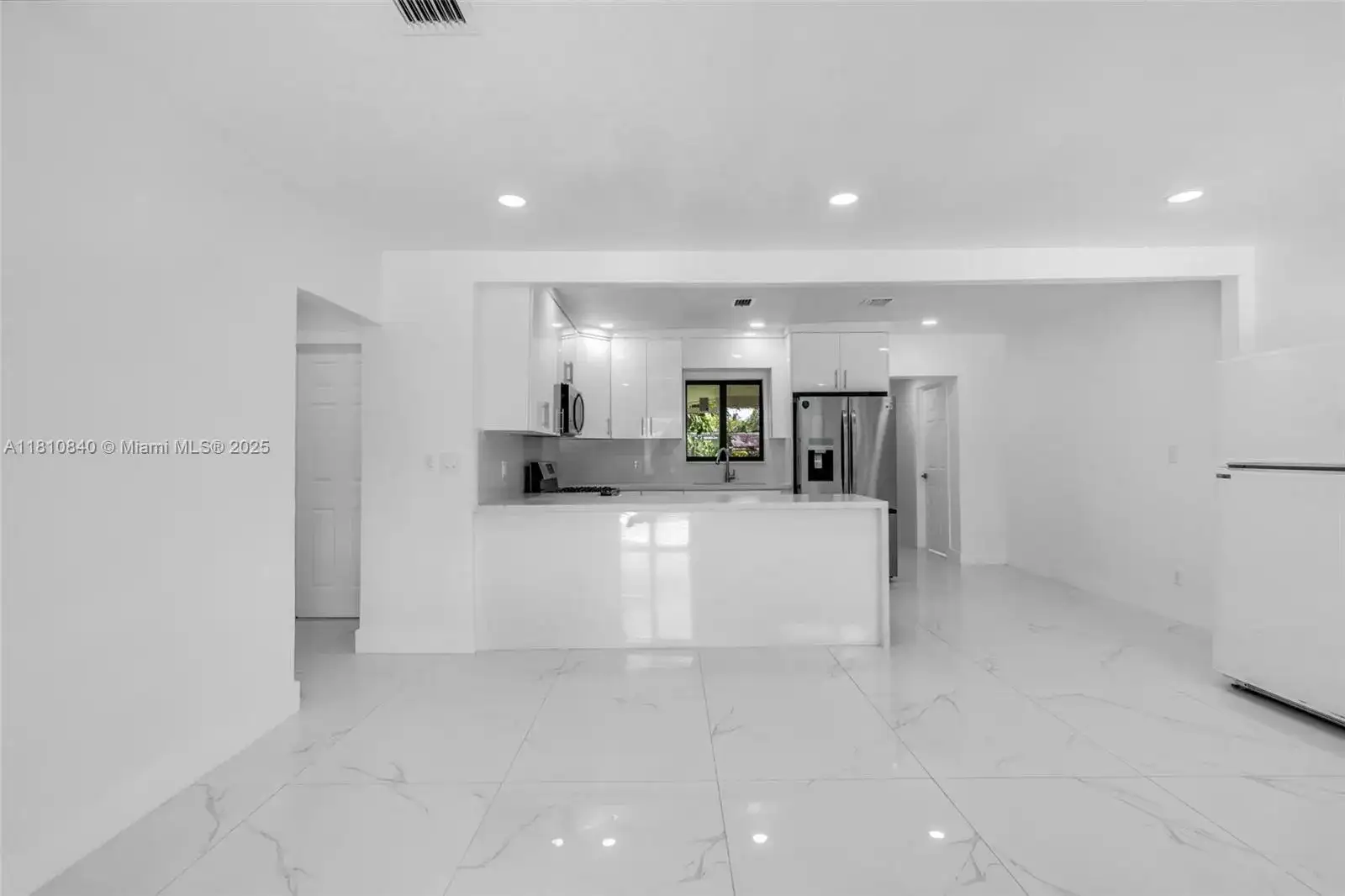 1010 NE 140th St, North Miami FL 33161 photo 3
