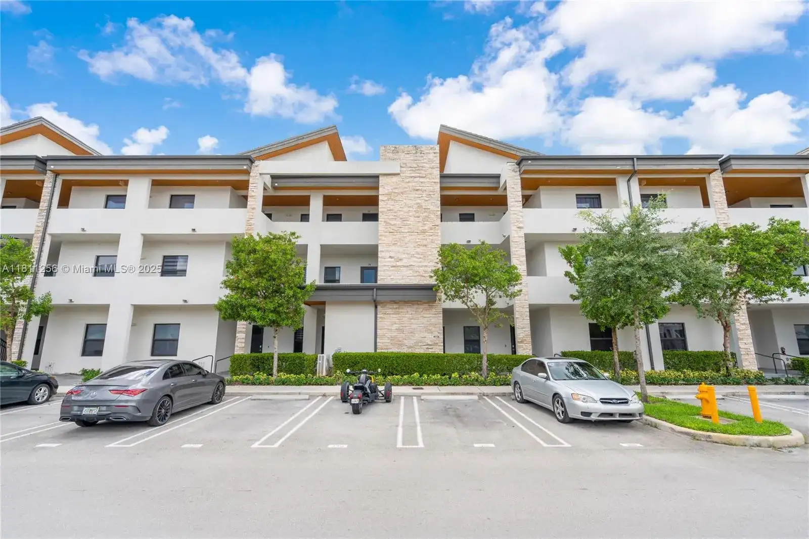 8005 NW 104th Ave # 24, Doral FL 33178 photo 2