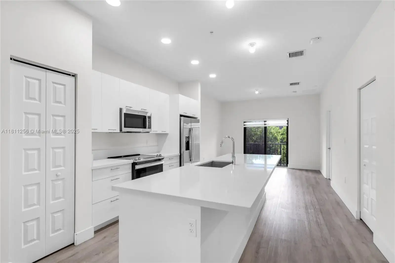 8005 NW 104th Ave # 24, Doral FL 33178 photo 5