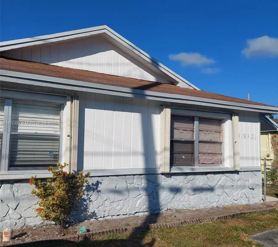2419-2421 Johnson St, Hollywood FL 33020