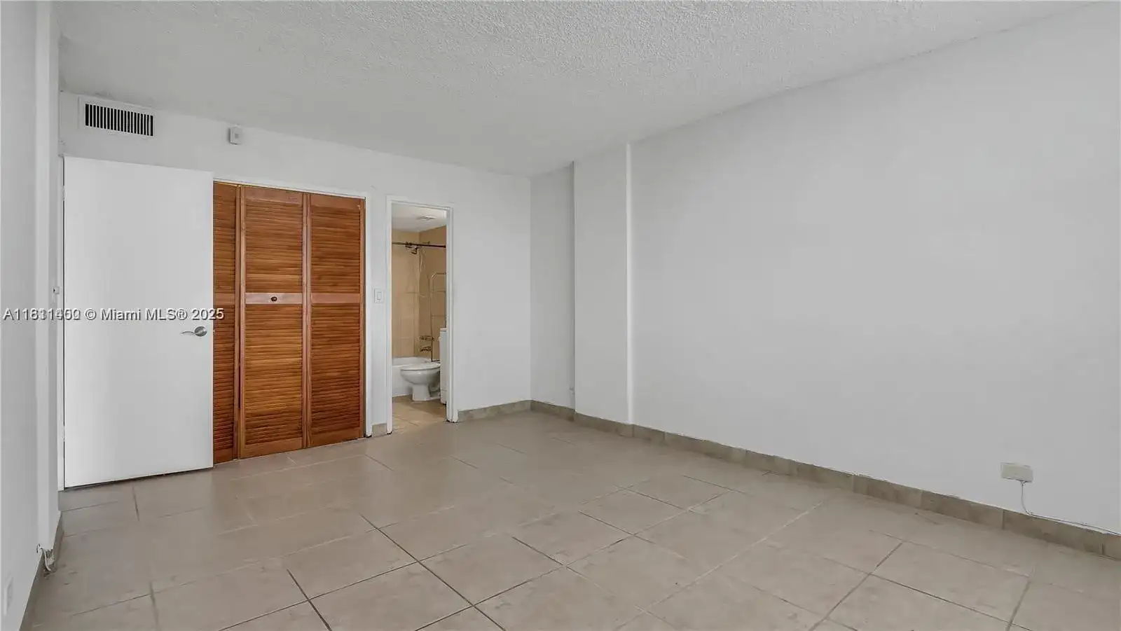 3660 NE 166th St # 603, North Miami Beach FL 33160 photo 4