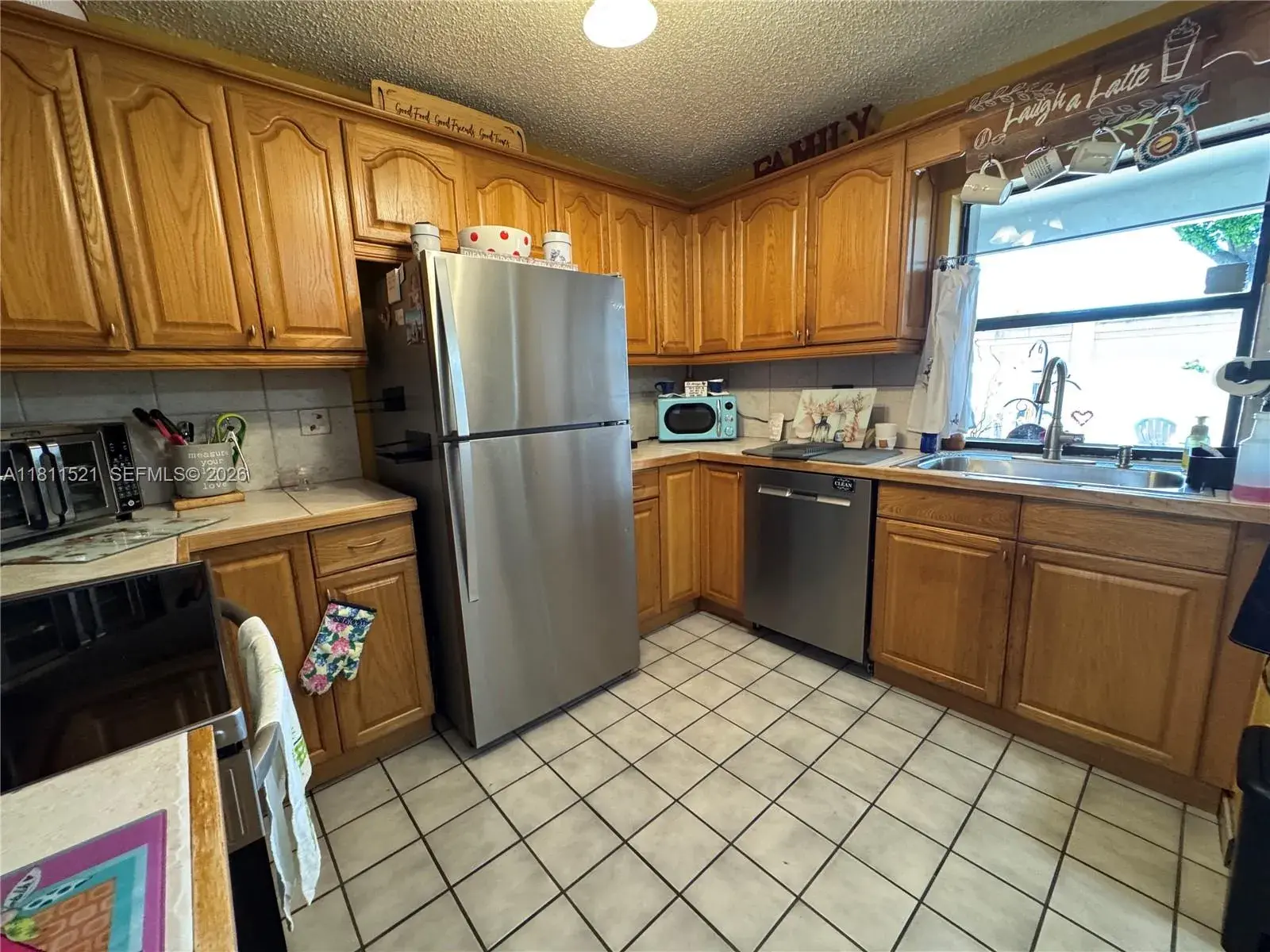 10428 NW 3rd St, Pembroke Pines FL 33026