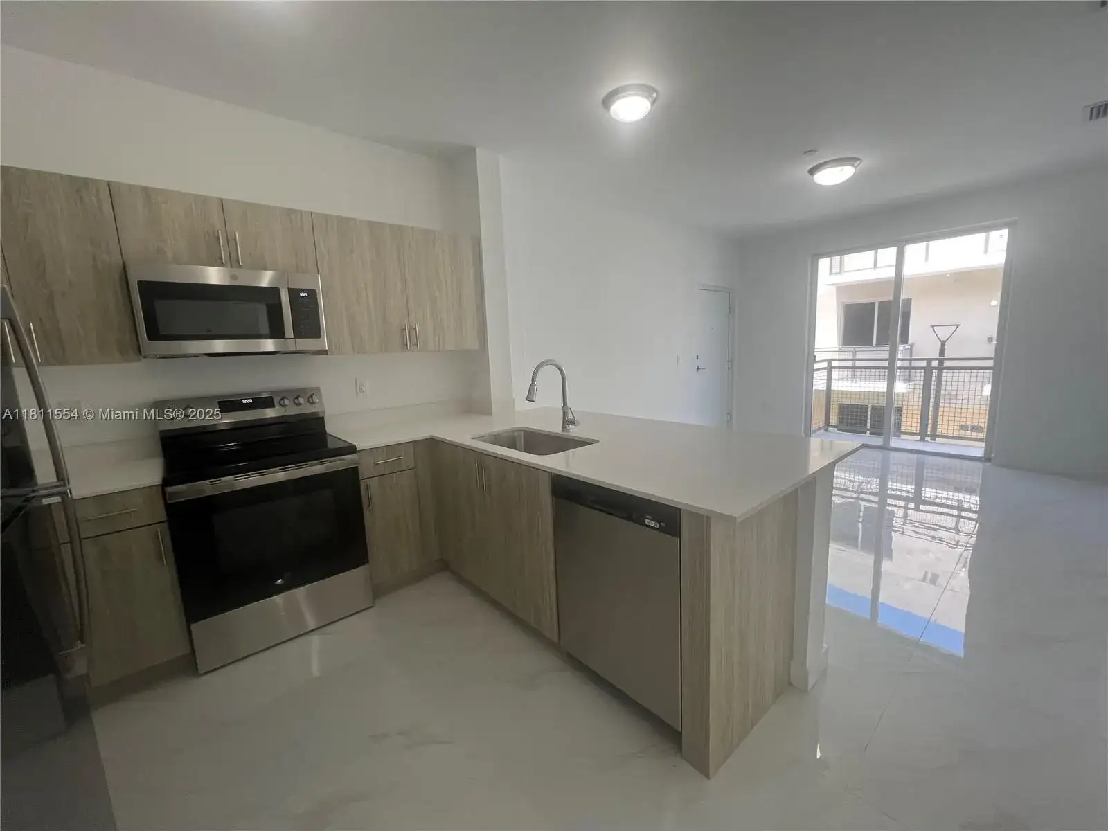 1010 SW 69th Ave # 212, Miami FL 33144 photo 2