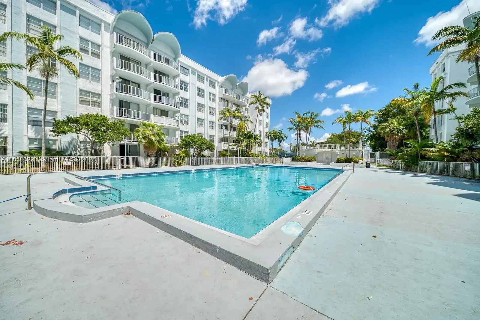 486 NW 165th St Rd # 303, Miami FL 33169 photo 2