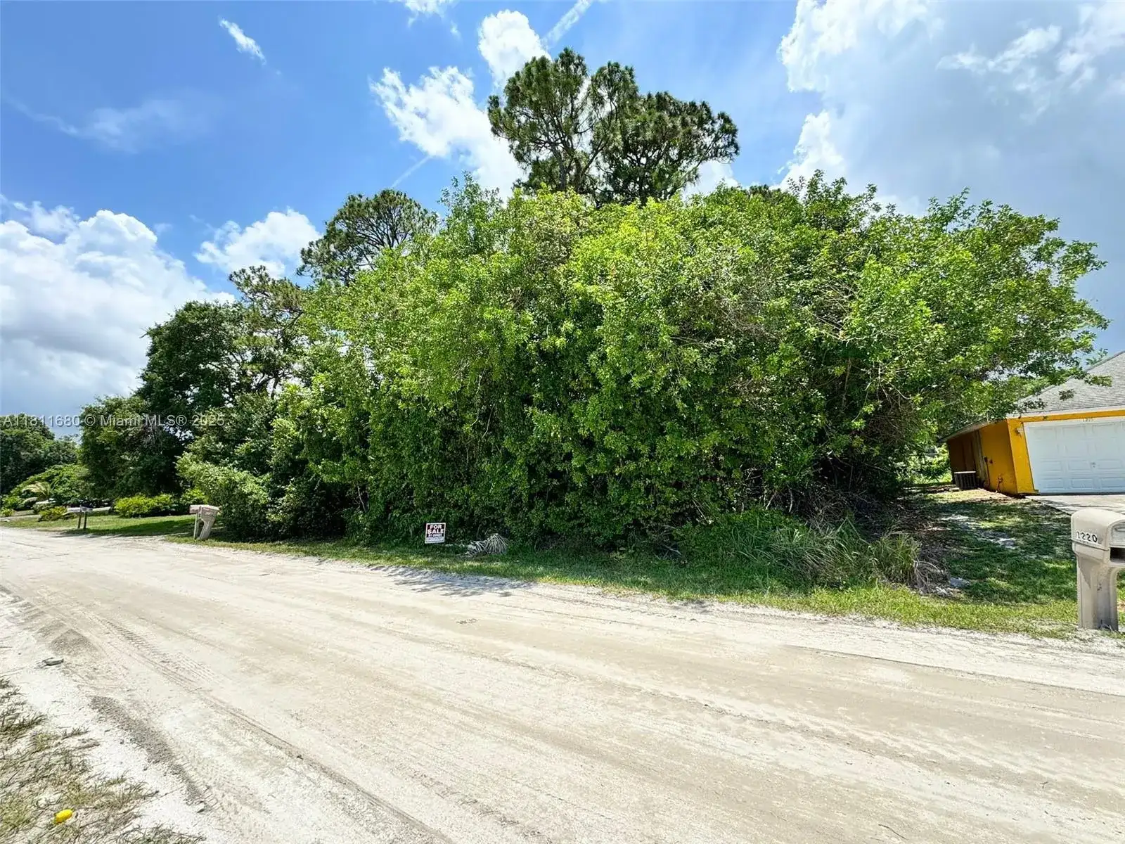 1225 SW 12th Ct SW, Vero Beach FL 32962 photo 2