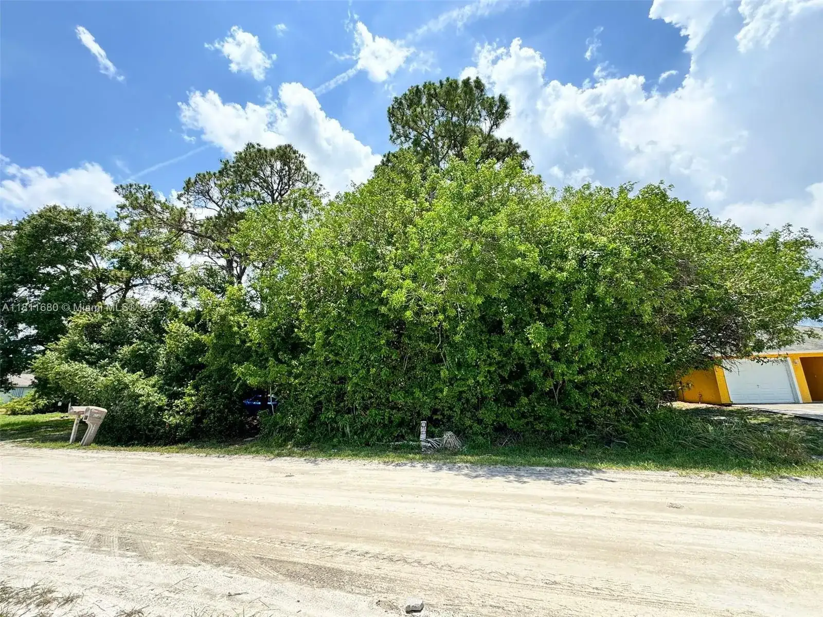 1225 SW 12th Ct SW, Vero Beach FL 32962 photo 4